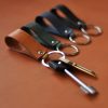 對摺皮飾鑰匙圈